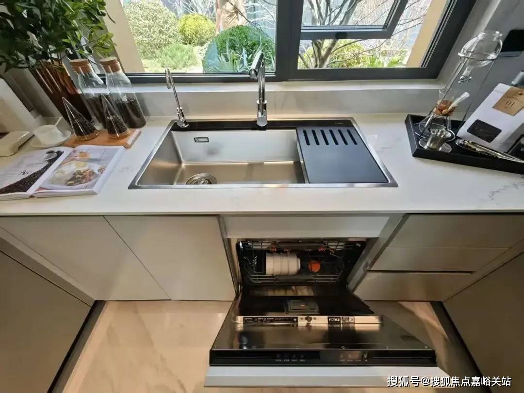 -楼盘欢迎您-小区环境-户型-价格-地址-楼盘详情售楼处电话-交房时间爱游戏app中环铂樾(售楼处)首页网站-中环铂樾销售中心(营销中心)(图11)