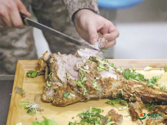 连大雪封山8个月是什么体验!爱游戏app最新登录入口边防(图3) 连大雪封山8个月是什么体验!爱游戏app最新登录入口边防(图3)